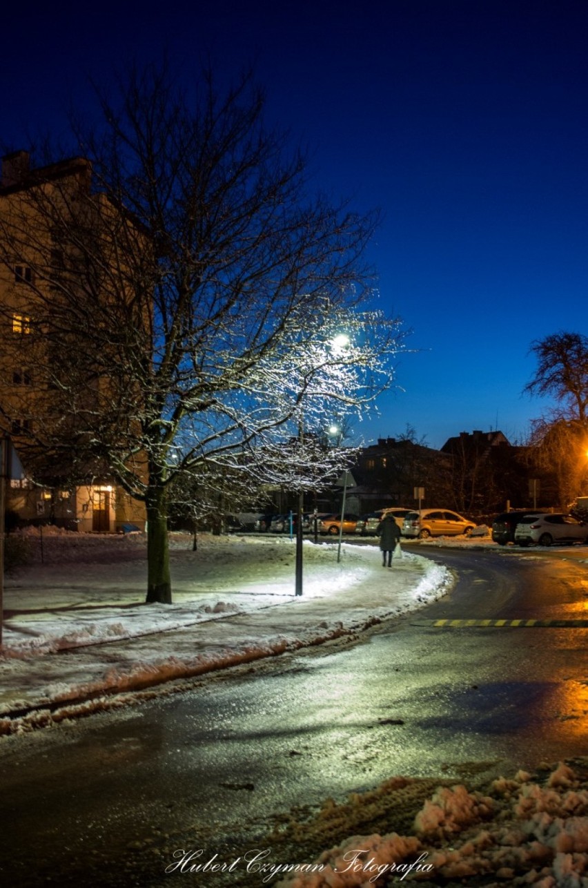 Kwidzyna zimą. Wieczorny spacer po mieście przykrytym białą pierzyną! [ZDJĘCIA]