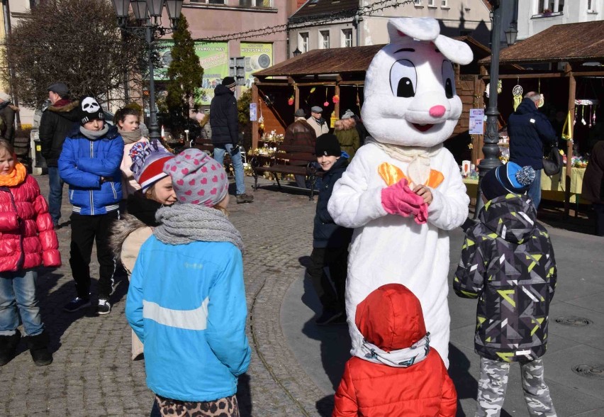 Tczew. Na Jarmarku Wielkanocnym można było kupić prezenty, ozdoby i swojskie jadło ZDJĘCIA 