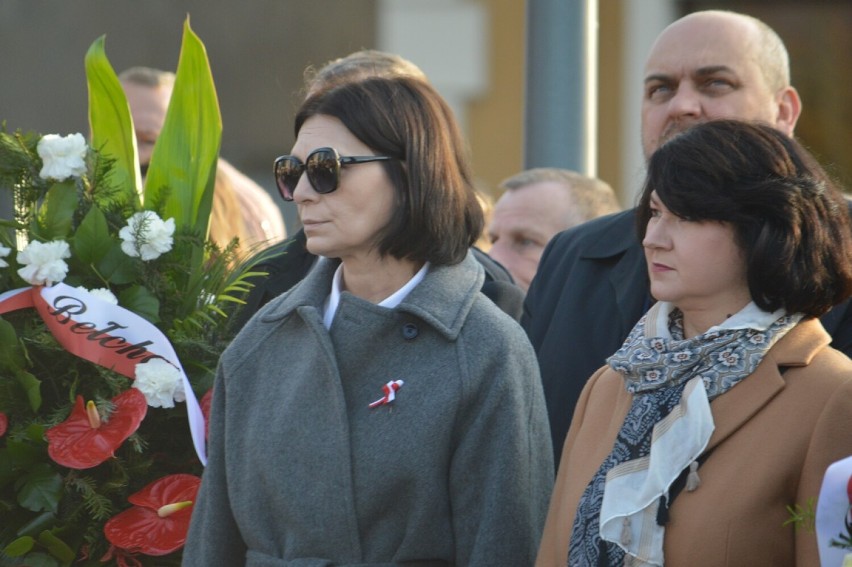 Mariola Czechowska, prezydent Bełchatowa (od lewej) i Dorota...