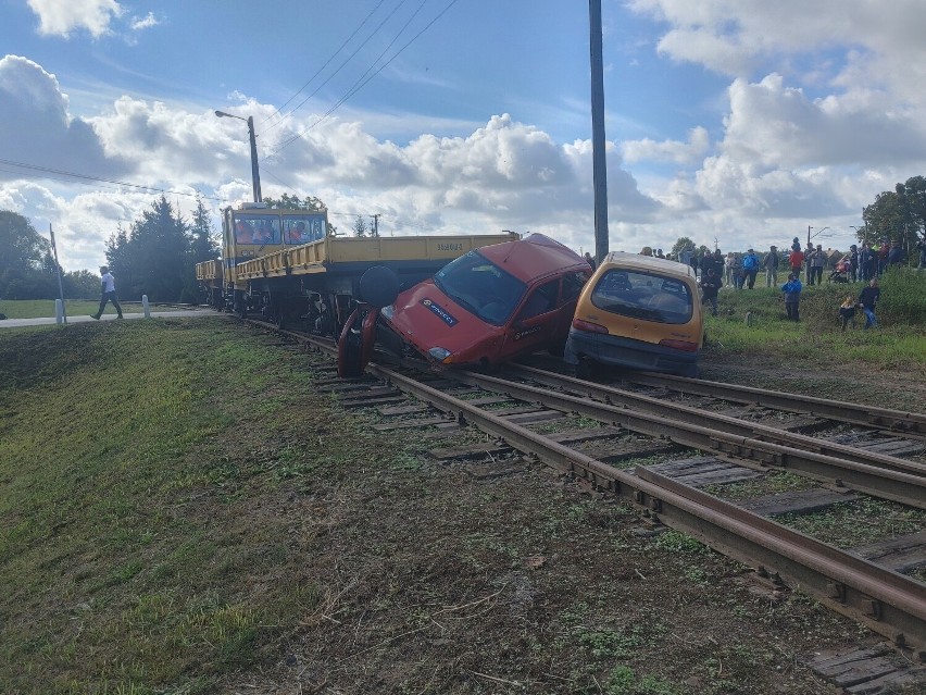  PLK: Na przejeździe kolejowym nie ryzykuj życiem! Symulacja w Orzechowie dla większego bezpieczeństwa