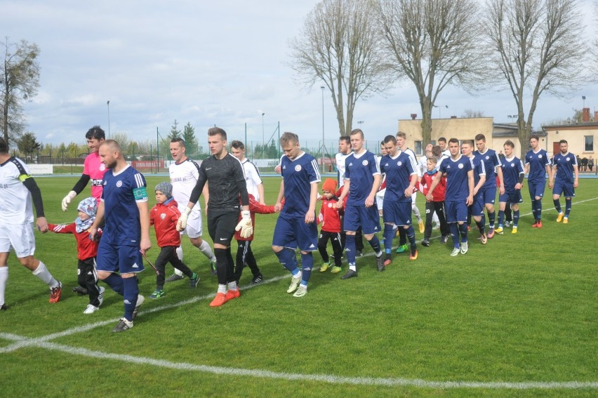 IV liga Grupa Lubuska w piłce nożnej ZAP Syrena Zbąszynek - Budowlani Lubsko 5:1 (0:0)