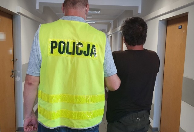 Policjanci z Włocławka zatrzymali pijanego 37-latka z gminy Kowal