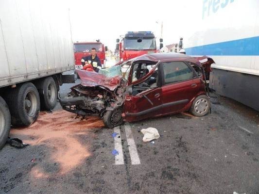 Śmiertelny wypadek w Tęgoborzu: kierowca volvo zatrzymany [ZDJĘCIA]