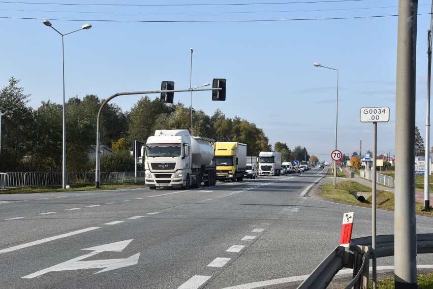 Na światłach w Ładnej często tworzą się korki. Te są...