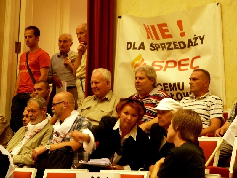 Trwa sesja Rady Miasta: Ważą się losy SPEC (ZDJĘCIA)