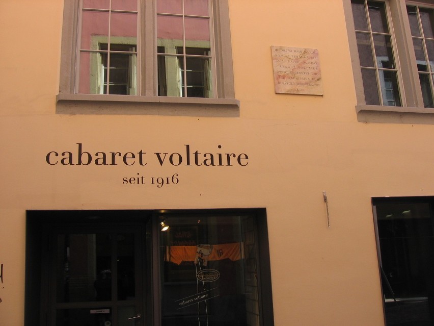5 lutego 1916 – W Zurychu otwarto Cabaret Voltaire.