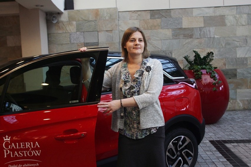 Joanna Kaczmarek odebrała nowiutkie auto od Galerii Piastów w Legnicy [ZDJĘCIA]