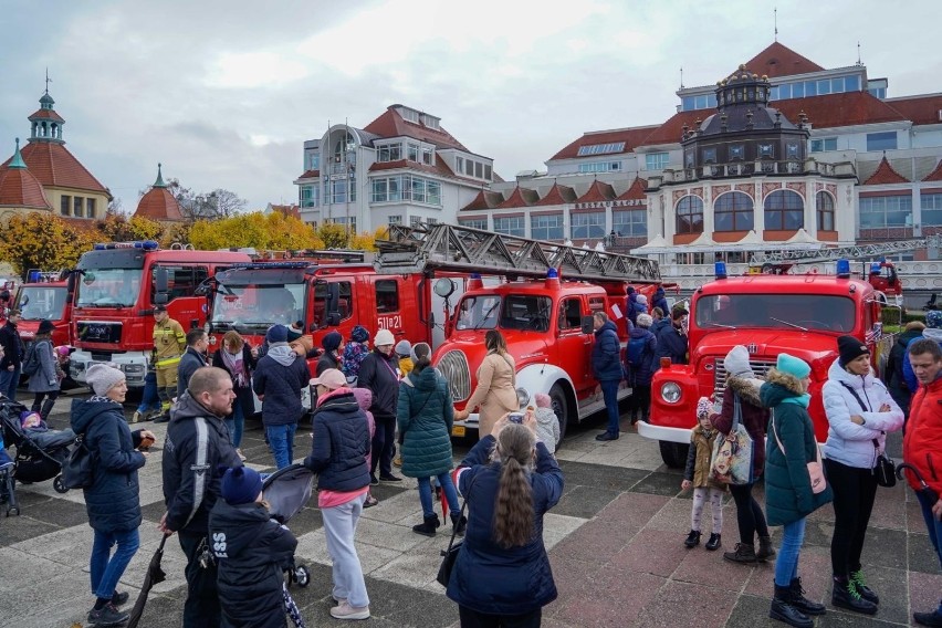 Sopot świętował niepodległość: Parada wozów strażackich, Bieg Niepodległej i wspólne śpiewanie hymnu