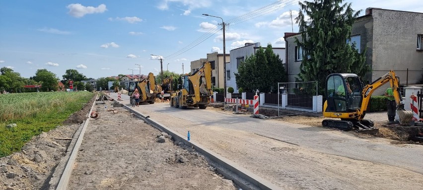Trwa remont ulicy Armii Poznań w Pleszewie. Jak długo...