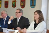 Michał Karalus broni dodatków specjalnych dla nauczycieli, żąda obniżki diet dla radnych