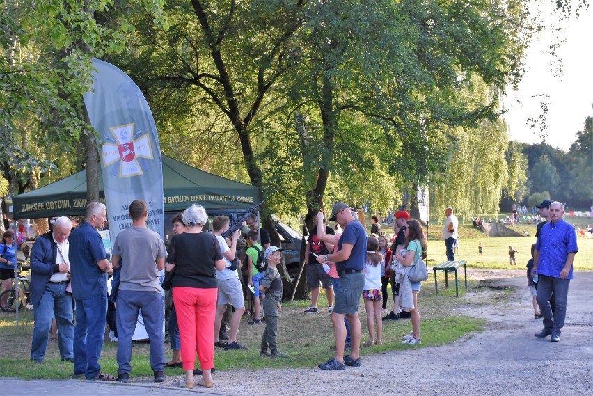 Wojsko opanowało chełmski park. To był niezwykły piknik wojskowy z kinem plenerowym. Zobacz zdjęcia