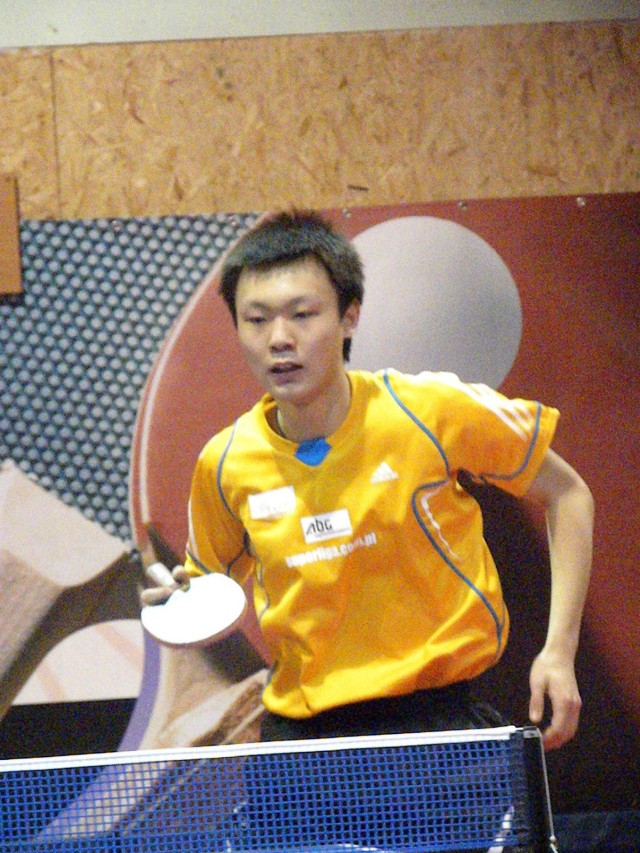 Wang Chen pokonał Liu Kai 3:1 i uległ Martinowi Olejnikowi 0:3