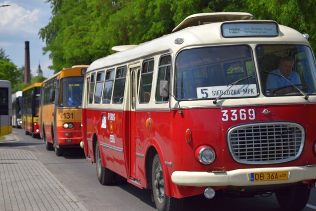 Parada autobusów przejechała ulicami Zduńskiej Woli 17 czerwca