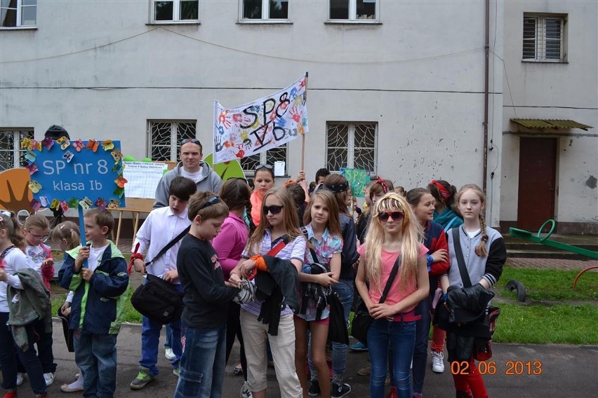 Podchody na Dzień Dziecka w Piotrkowie. Imprezę zorganizowała SP nr 8
