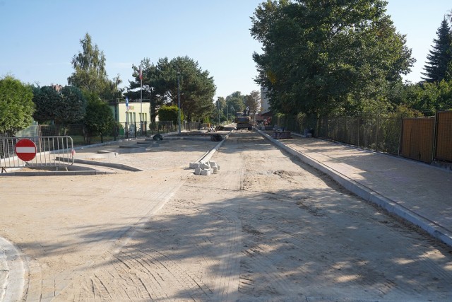 Obecnie najbardziej zaawansowane prace trwają na ulicy Bajkowej przy sępoleńskim przedszkolu "Bajka".