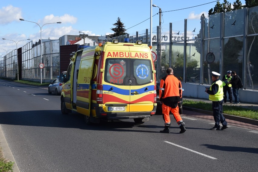 Wypadek na Szlaku Bursztynowym w Kaliszu. Potrącenie pieszej [FOTO]