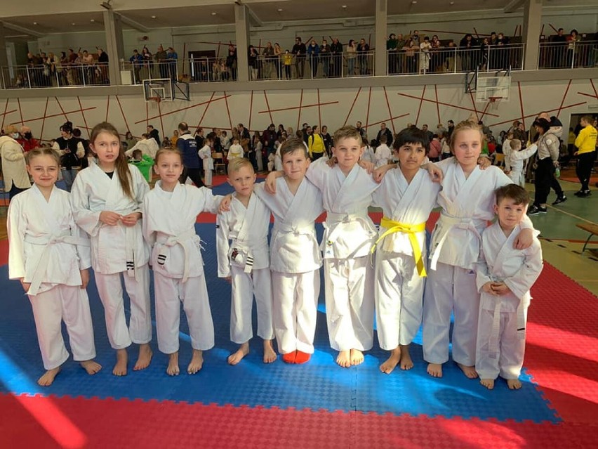 Zawodnicy z Karate Team Oborniki odnieśli sukces na turnieju w Mosinie