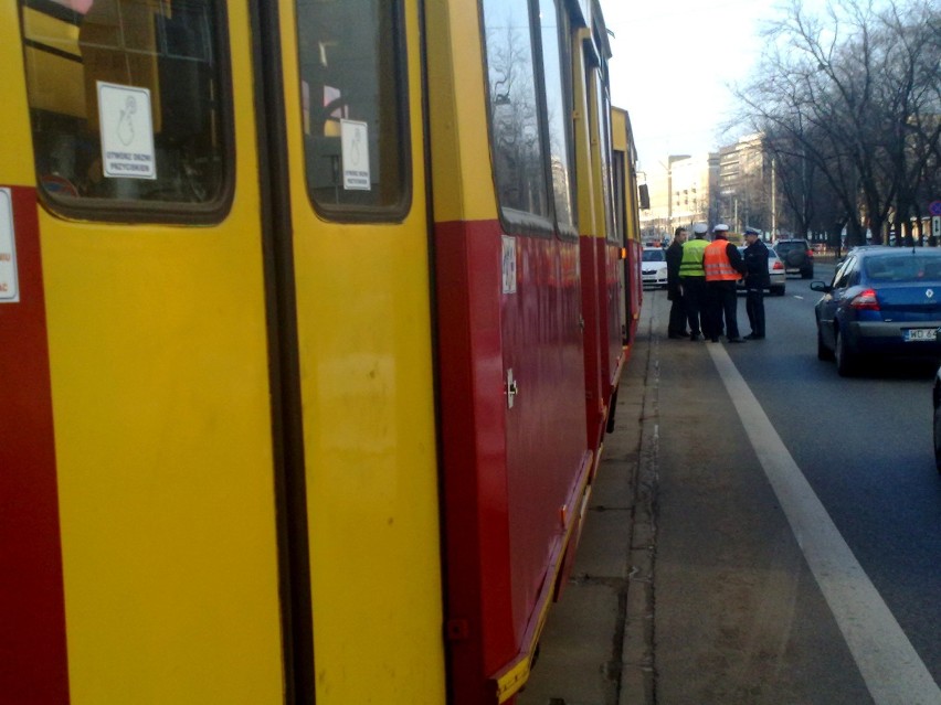 Dwie osoby ranne i wstrzymany ruch tramwajów - to bilans ...