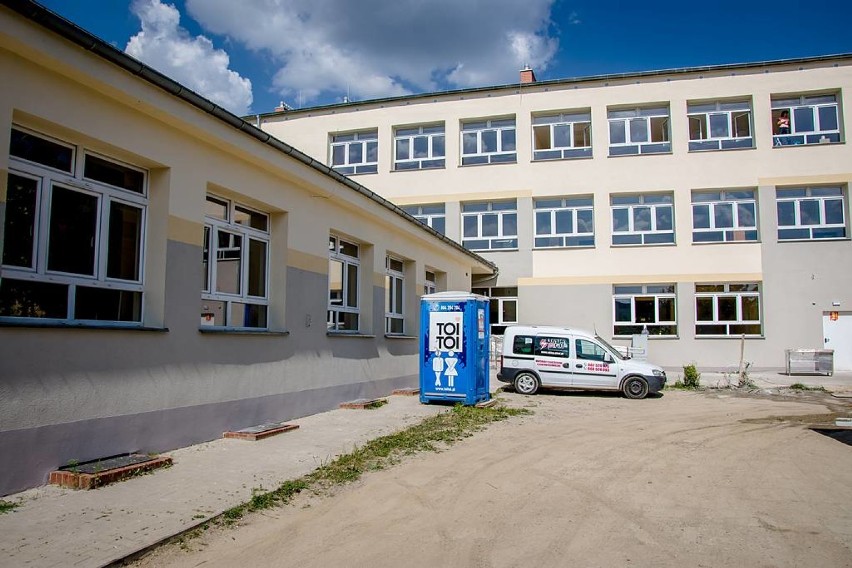 Wałbrzych: Kończy się remont budynku zespołu szkolno-przedszkolnego przy ulicy Dunikowskiego na Piaskowej Górze (ZDJĘCIA)