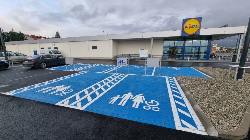 Kolejny Lidl rusza w Kielcach od czwartku. Wybudowano go na miejscu spalonego marketu. Zobaczcie zdjęcia