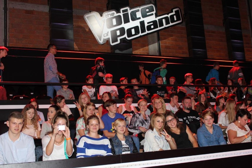 Młodzież z ZSP nr 2 na widowni programu "Voice Of Poland"