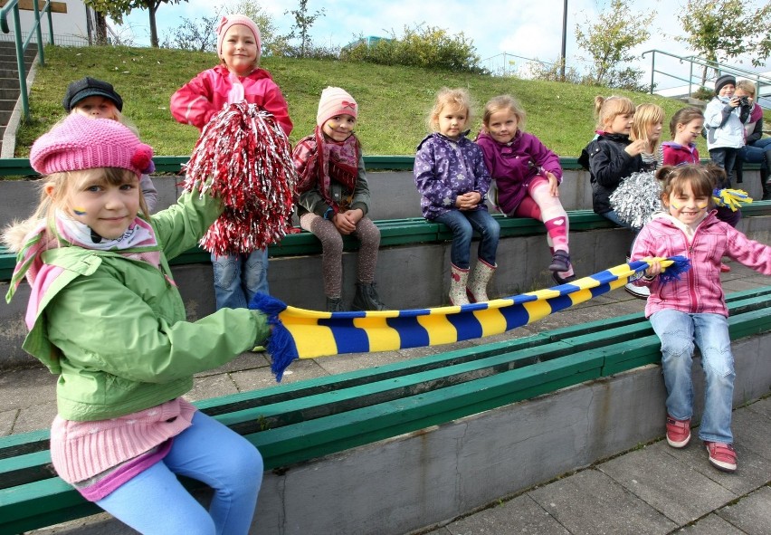 Arka Gdynia zagrała z dziećmi z okazji Dnia Chłopaka [ZDJĘCIA, WIDEO]