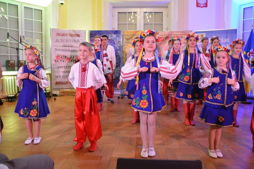 Światowy Dzień Wyszywanki to święto tradycyjnej, ukraińskiej...