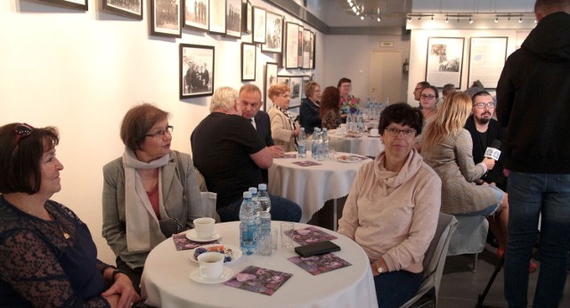 W galerii bursy szkolnej w Grudziądzu  spotkali się członkowie grudziądzkiego koła PTSR z władzami miasta i gminy oraz radnymi. Zaplanowano wykłady na tematy związane ze zdrowiem, a czas umilały występy podopiecznych Warsztatów Terapii Zajęciowej