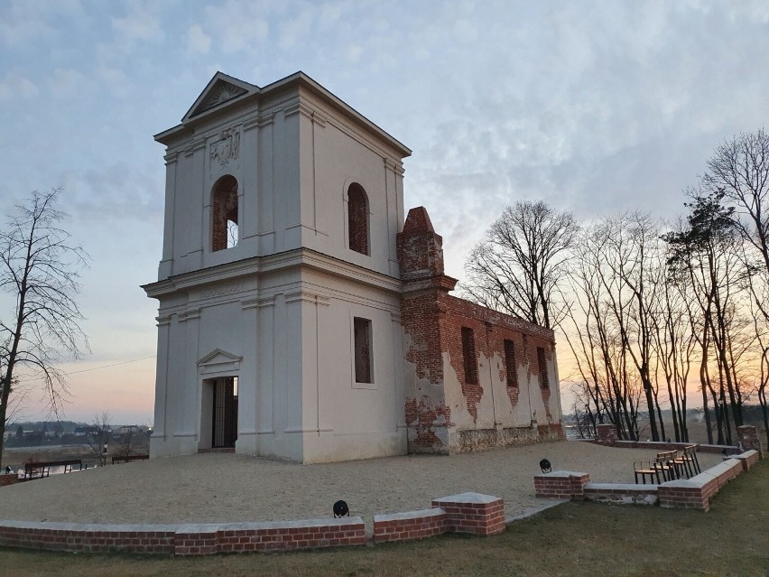 Ruiny barokowego zboru kalwińskiego w Piaskach...