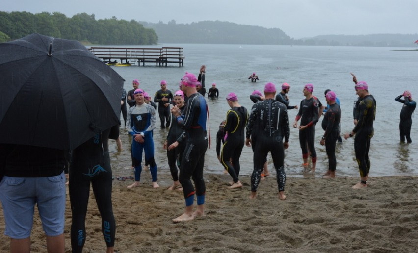 Triathlon w Chmielnie 2017 - start pływania