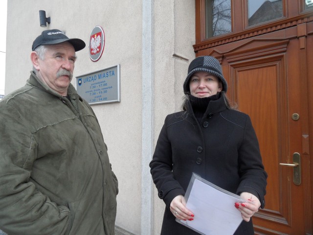 Eugeniusz Starzak i Mariola Kocur złożyli w piątek, 11 stycznia, wniosek o referendum rw spawie podziału miasta.