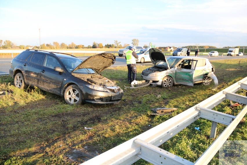 Wypadek na autostradzie A1. 37-latka trafiła do szpitala