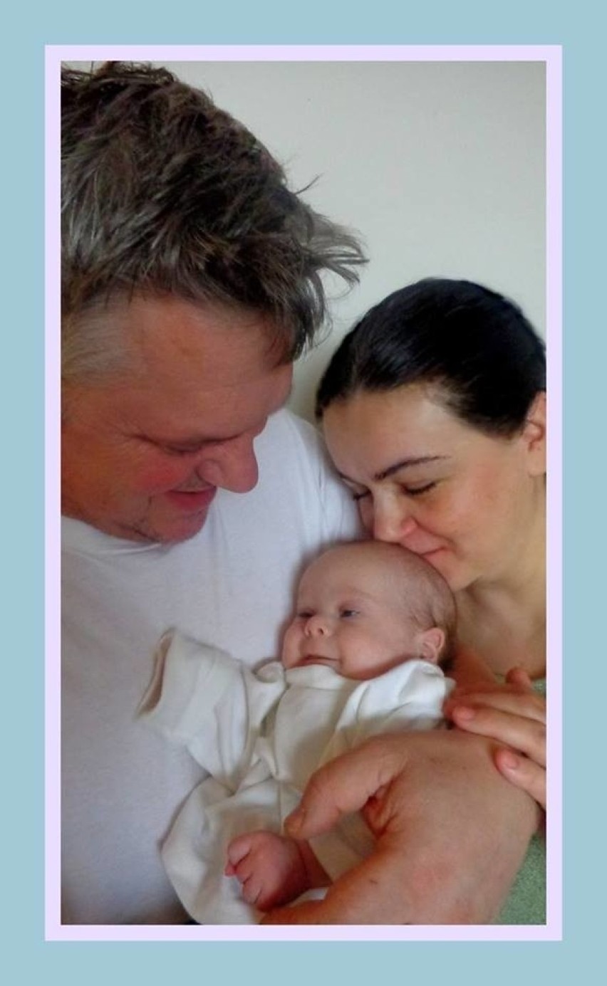 Aron Knosala z żoną i malutkim synkiem. Kilka miesięcy...
