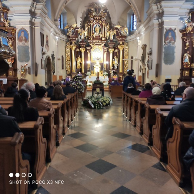 Pogrzeb ojca Marka Zienkiewicza z Łagiewnik. Był zakażony koronawirusem