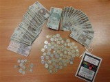 Dwaj wolontariusze złodzieje skradli ponad 400 złotych