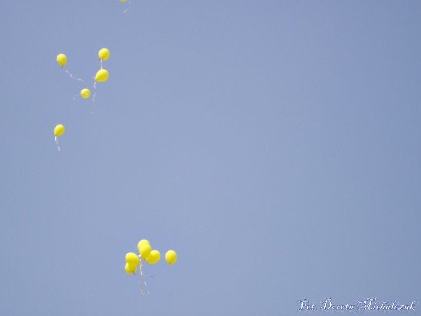 Balony wypuszczone przez dzieci.Fot. Dorota Michalczak