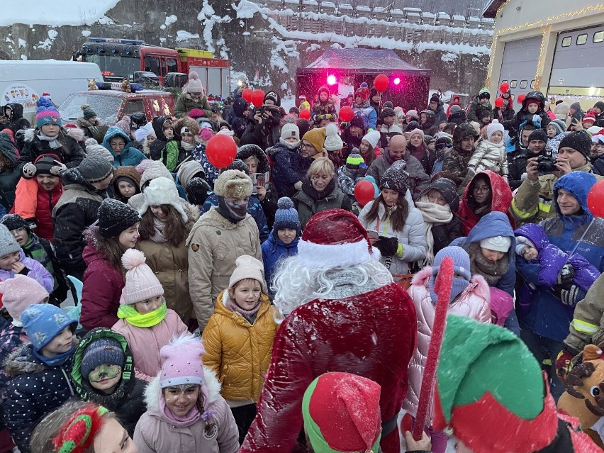 Parada mikołajkowa w Boguszowie - Gorcach
