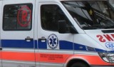 Zderzenie osobówki z motocyklem. Jedna osoba ranna w wypadku na krajowej trasie w Sadomierzu
