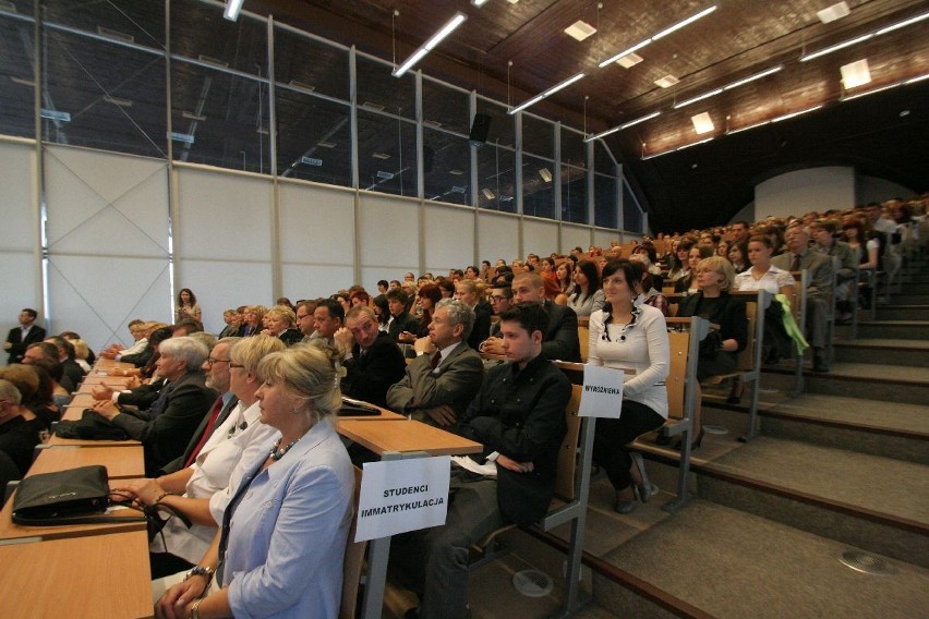 Business Centre Club podpisało umowę z Gliwicką Wyższą Szkołą Przedsiębiorczości podczas inauguracji