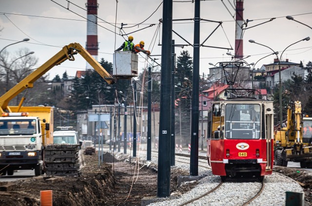 Remont torowisk ma zakończyć się jeszcze w tym roku. 

Zobacz kolejne zdjęcia. Przesuń zdjęcia w prawo - wciśnij strzałkę lub przycisk NASTĘPNE