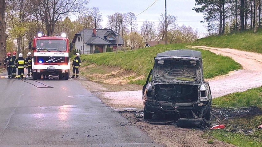 Pożar samochodu w Luzinie