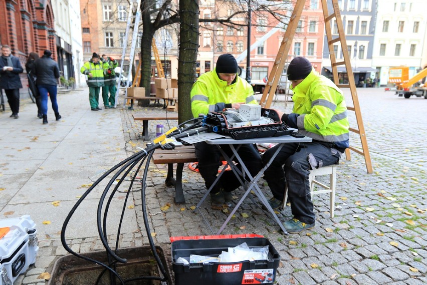 Zaczynamy wcześnie, bo jest tego naprawdę dużo. Nad...