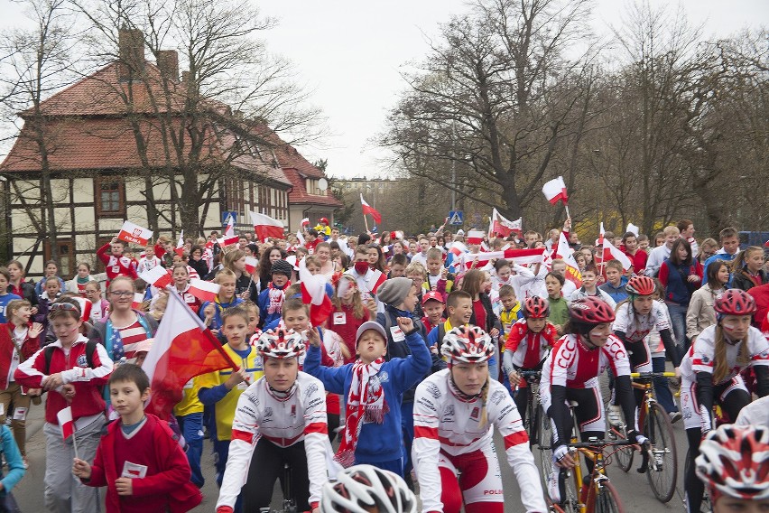 Darłowo Święto Flagi RP. W Darłowie zorganizowano Bieg Flagi RP [ZDJĘCIA]