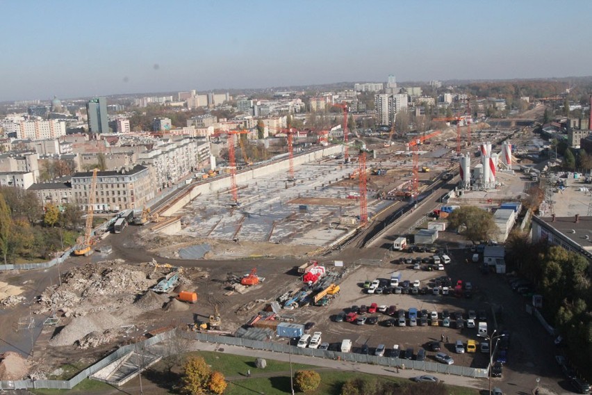 Budowa dworca Łódź Fabryczna. Październik