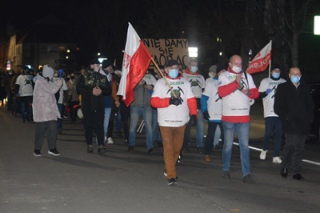 Manifestacja mieszkańców na ulicach Bełchatowa