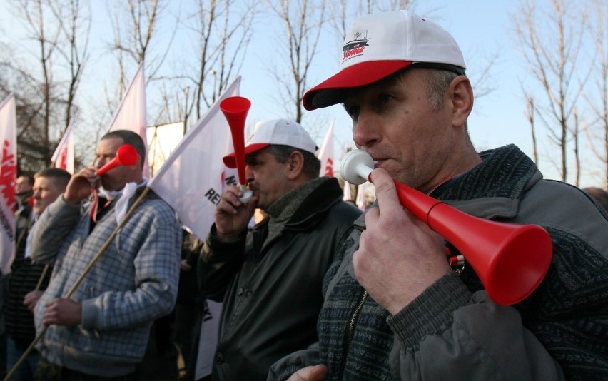 Pikieta Solidarności przed sosnowiecką firmą [WIDEO + ZDJĘCIA]