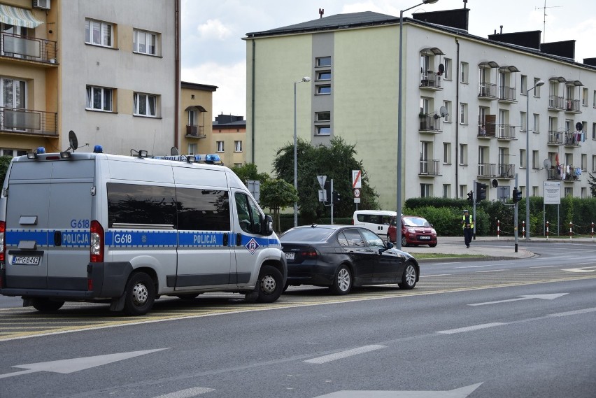 Tarnów. Wypadek na skrzyżowaniu. Kierowca skutera trafił do szpitala [ZDJĘCIA]