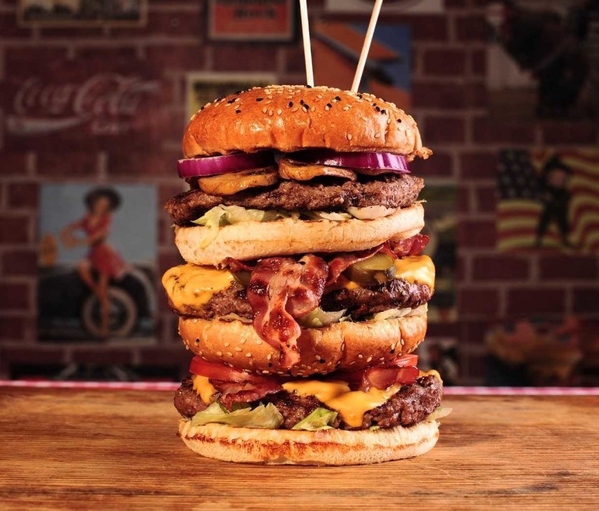 Combo Tower Burger, to jak wskazuje sama nazwa prawdziwa...
