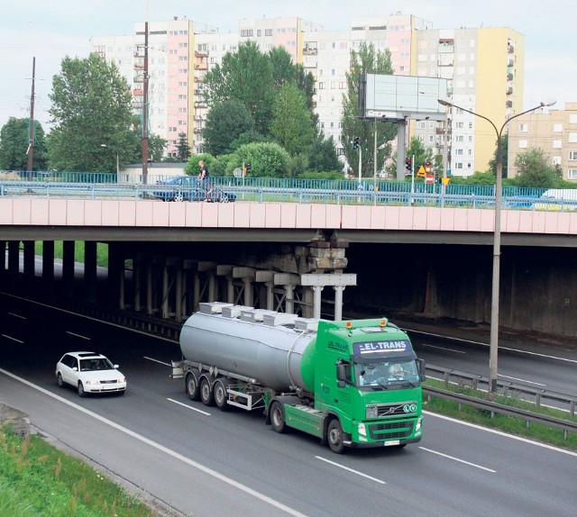 To wiadukt nad najbardziej zatłoczoną drogą w Polsce