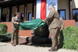 Przed siedzibą Nadleśnictwa Międzychód odsłonięto dziś Kamień Pamiątkowy z okazji 100-lecia administracji polskiej nadleśnictwa